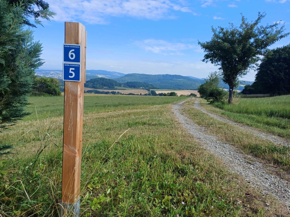 Hofbieber eröffnet neugestaltete Rhön-Rundwege – 17 Wege für Natur, Panorama und Erlebnis